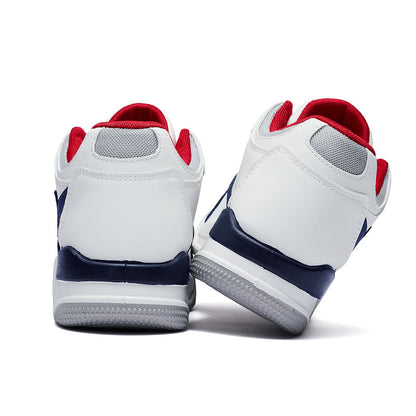 Erkaklar AAA 1955-yildan beri krossovkalar