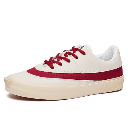 Erkaklar AAA 1955-yildan beri krossovkalar