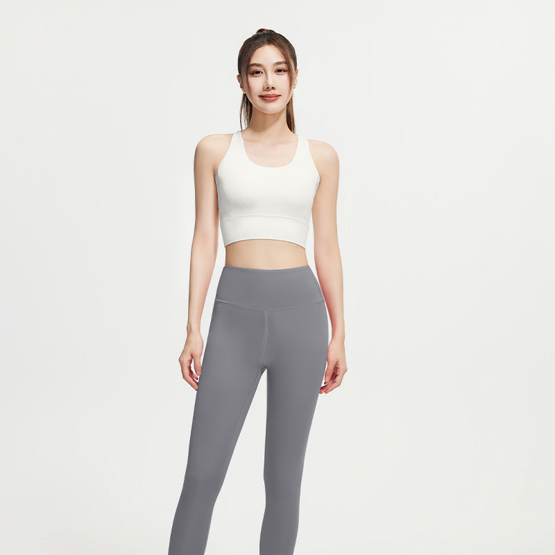 FARO ayollar sport kostyumi