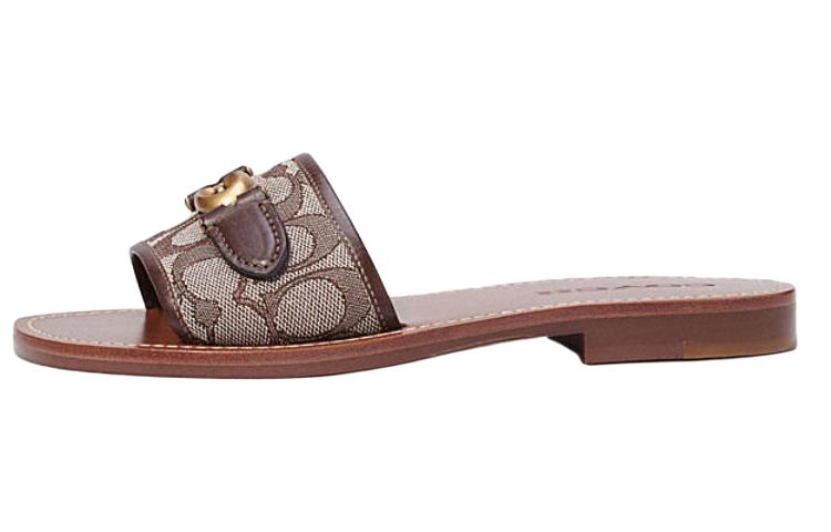 Ayollar murabbiyi flip-floplar