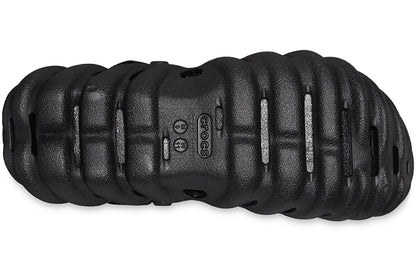 Crocs "Echo Clog" sandallari