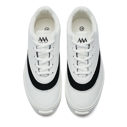 Erkaklar AAA 1955-yildan beri krossovkalar