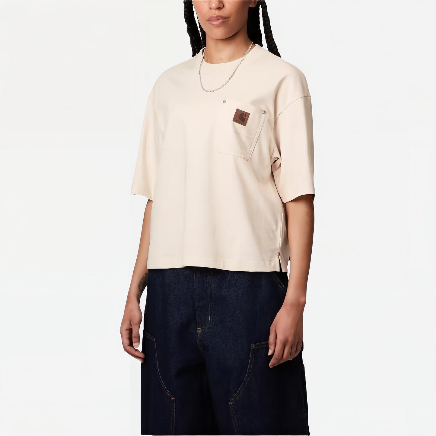 Carhartt wip w' s/s katta o'lchamli ko'krak cho'ntakli kvadrat yorliqli dumaloq bo'yinli qisqa yengli oddiy ayollar futbolkasi