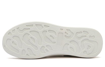 AAA 1955-yildan beri krossovkalar