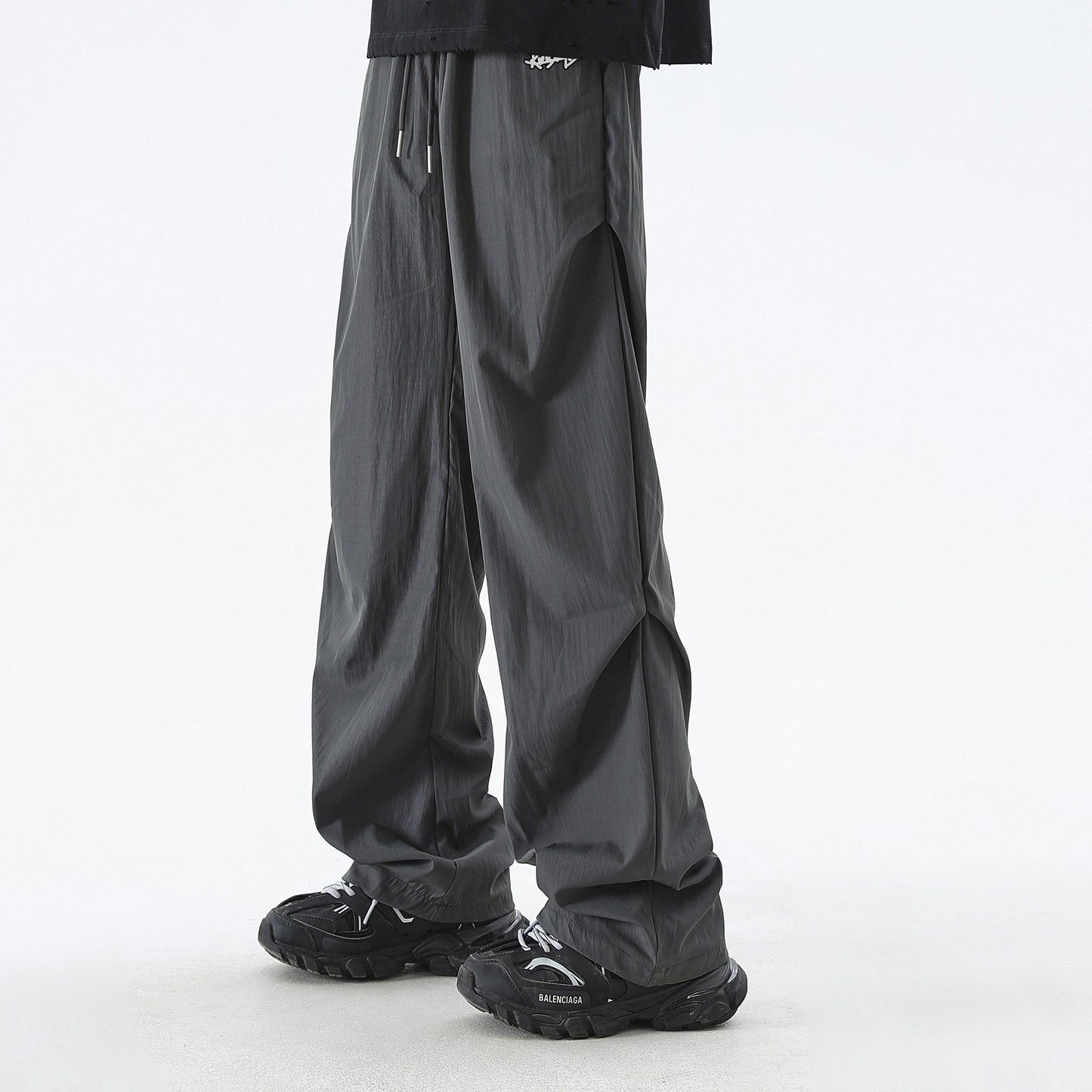 Robinhood robinhood brendining klassik logotipi bir xil modelga ega yuzta tekis kundalik shimlar va ayollar