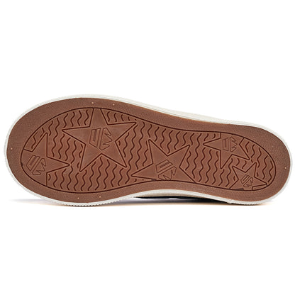 AAA 1955-yildan beri krossovkalar