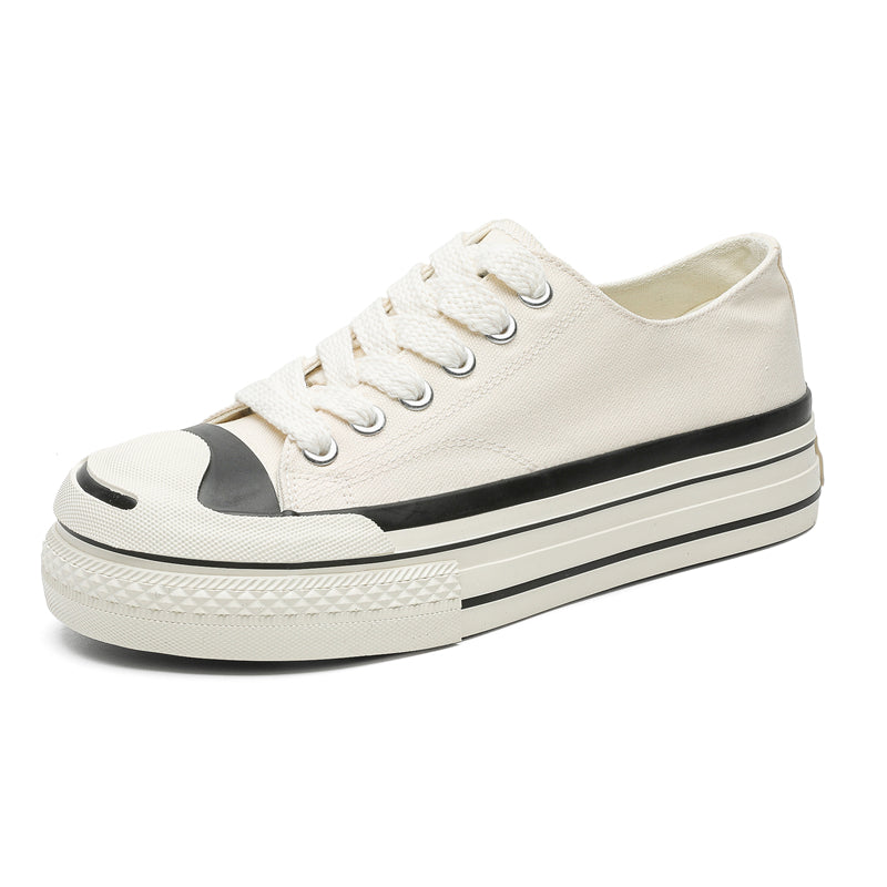 AAA 1955-yildan beri krossovkalar