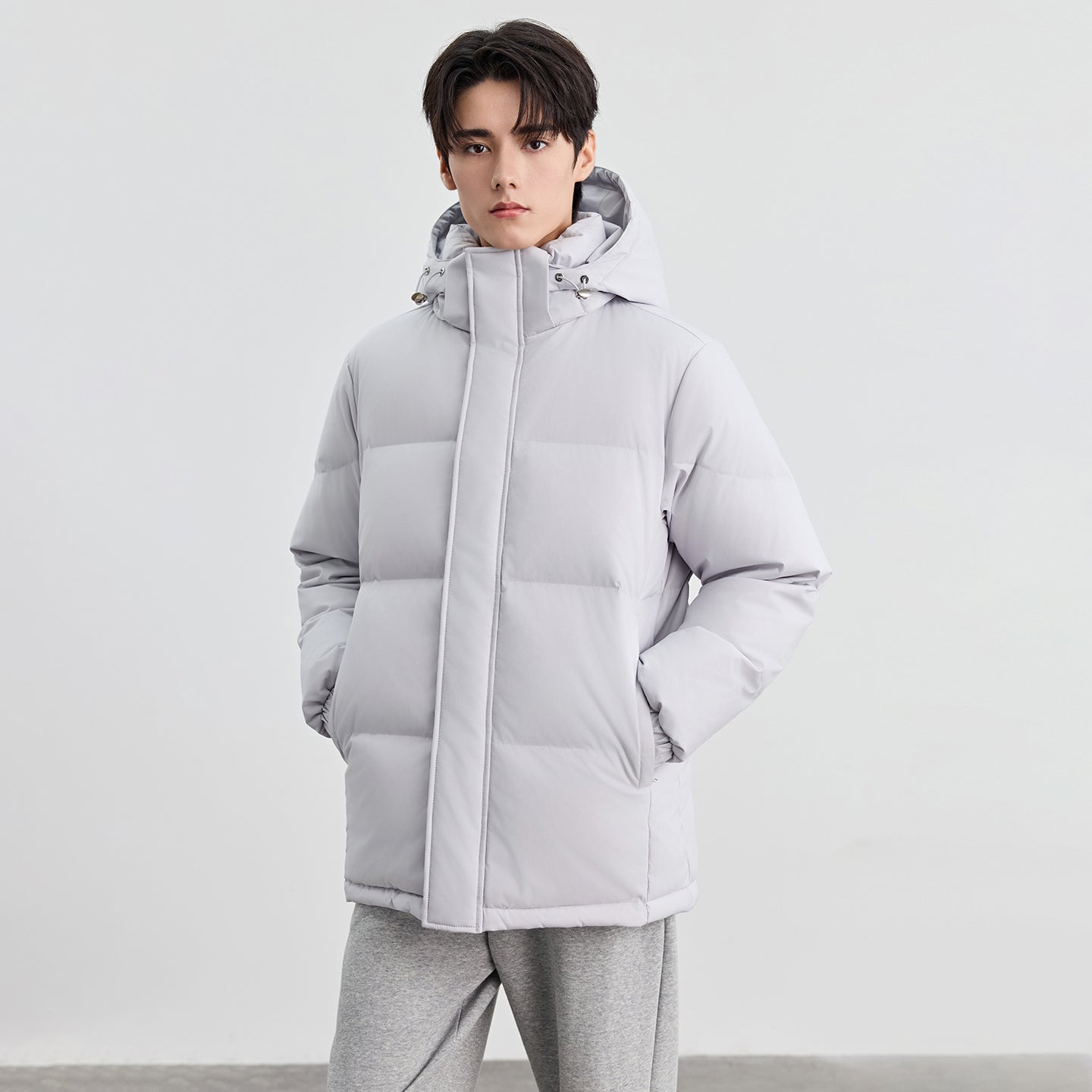 Qor uchib tushadigan kurtka