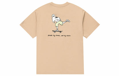 New Balans x pk kobrend seriyali skeytbord illyustratsiyasi Amerika kolleji uslubidagi tekis rangli kichik logotip asosiy nuqta sport simli dam olish uchun bo'sh kalta yengli futbolkalar erkaklar va ayollar bir xil modellar xaki