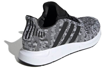 Кроссовки Adidas Originals Swift Run
