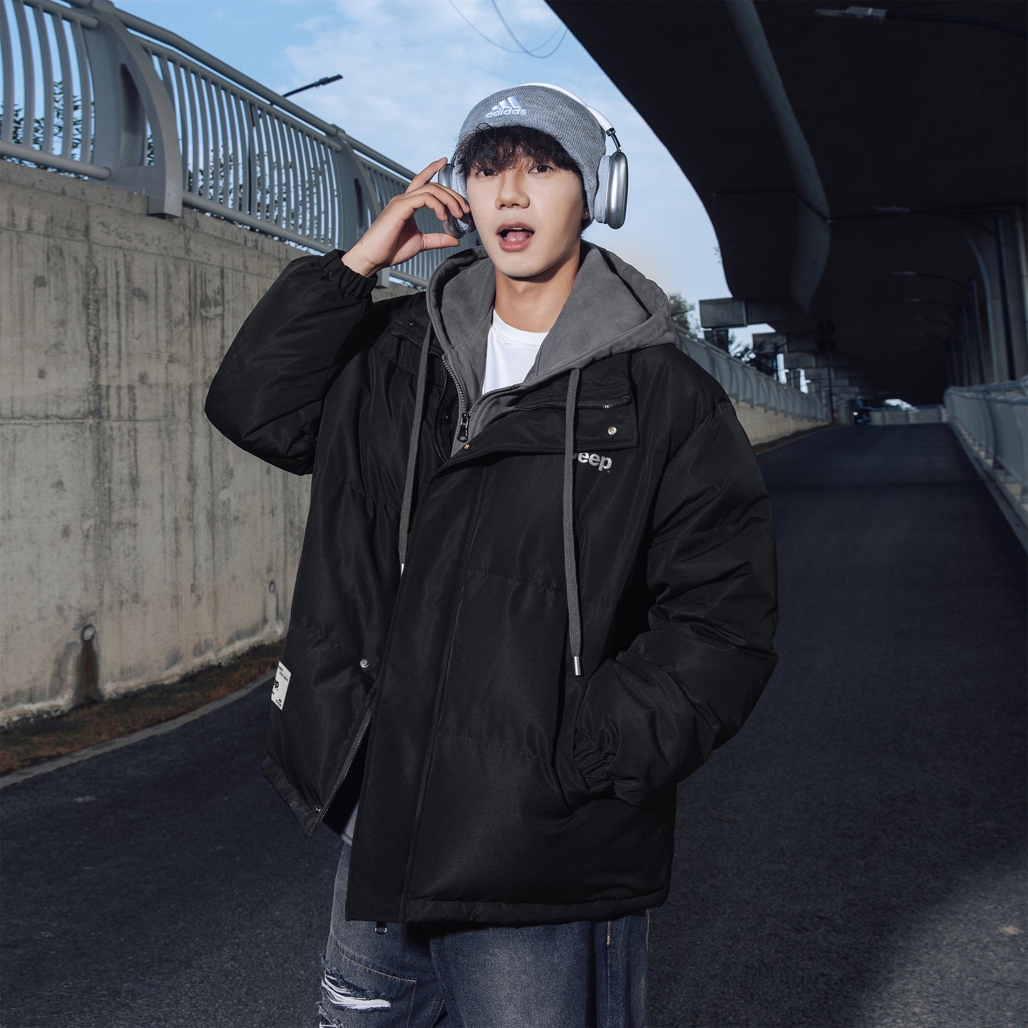 Jipning pastki kurtkasi