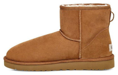Ugg classic mini овчина теплые мягкие короткие снежные сапоги мужские каштанового цвета
