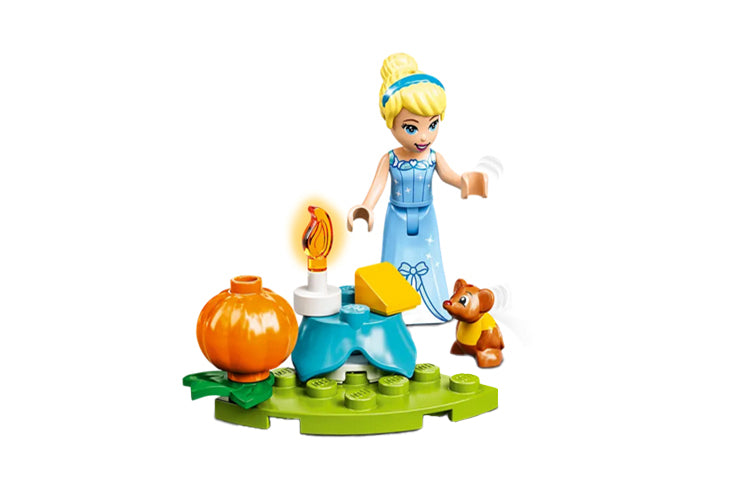 LEGO Disney Zolushka qirollik aravachasi (43192)