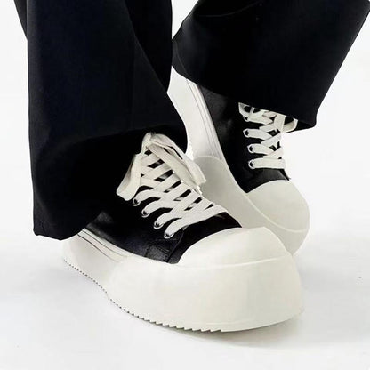 AAA 1955-yildan beri krossovkalar