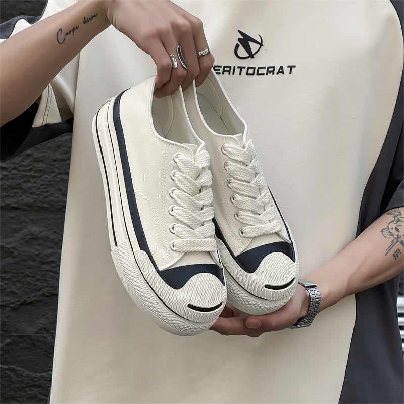 AAA 1955-yildan beri krossovkalar