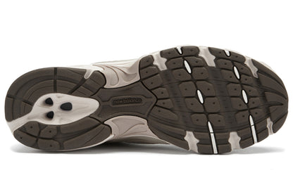 Erkaklar uchun New Balance 530 krossovkalari