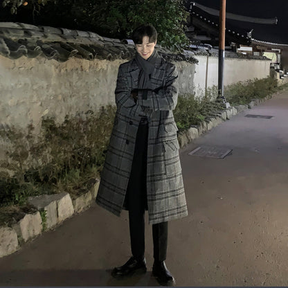 Yumshoq astarli o'rta uzunlikdagi tvid qalin tizzali koreyscha bo'shashgan britan uslubidagi pastki palto bir xil ko'krakli erkaklar va ayollar