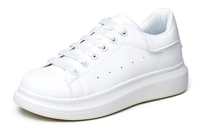 AAA 1955-yildan beri krossovkalar