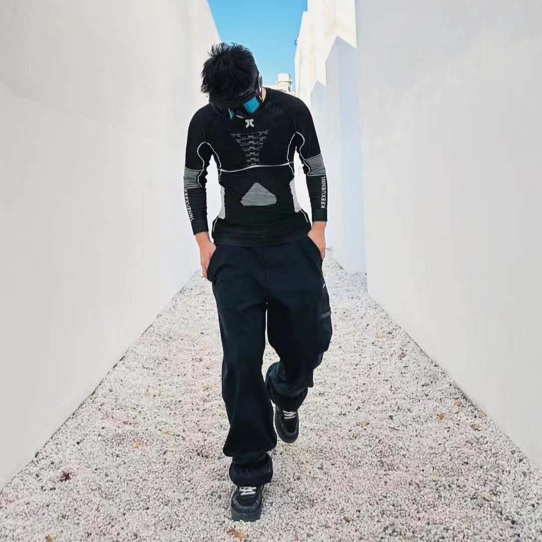 Ayollar chang'i kostyumi KEXUANNI