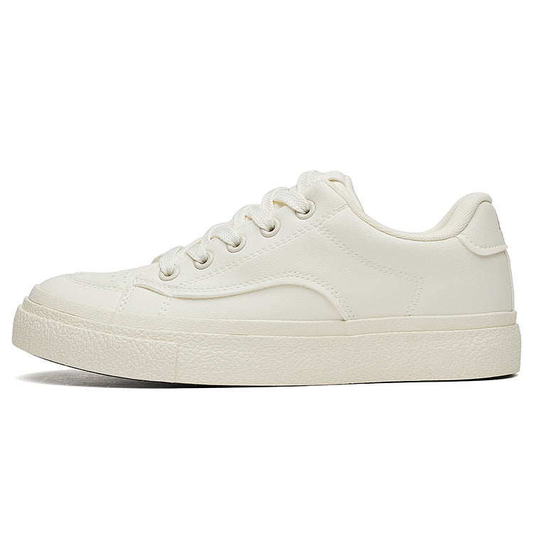 Erkaklar AAA 1955-yildan beri krossovkalar