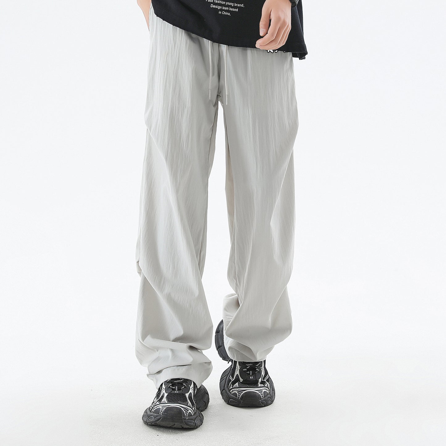 Robinhood robinhood brendining klassik logotipi bir xil modelga ega yuzta tekis kundalik shimlar va ayollar