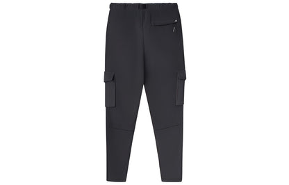 New Balance erkaklar uchun ko‘p cho‘ntakli elastik sport shimlari qora