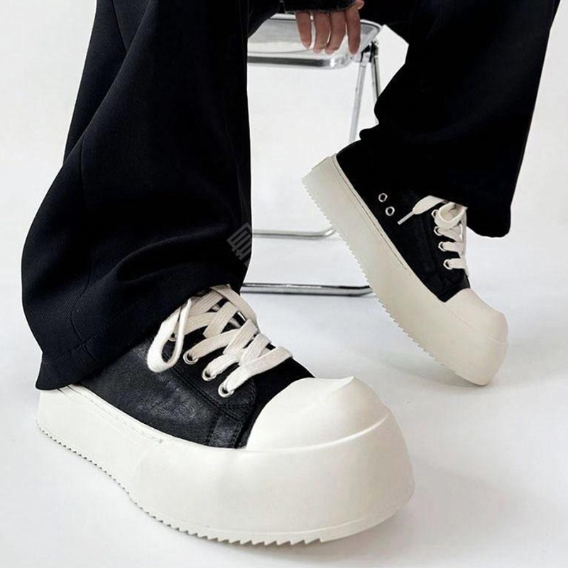 AAA 1955-yildan beri krossovkalar