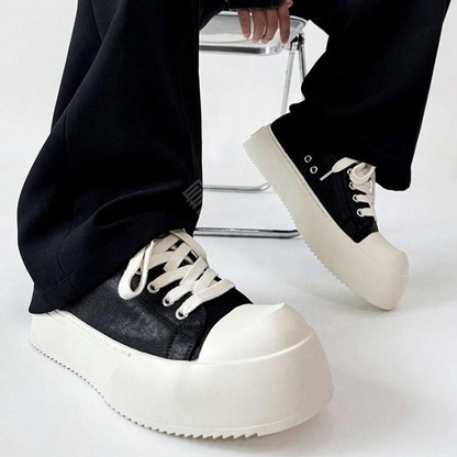 AAA 1955-yildan beri krossovkalar