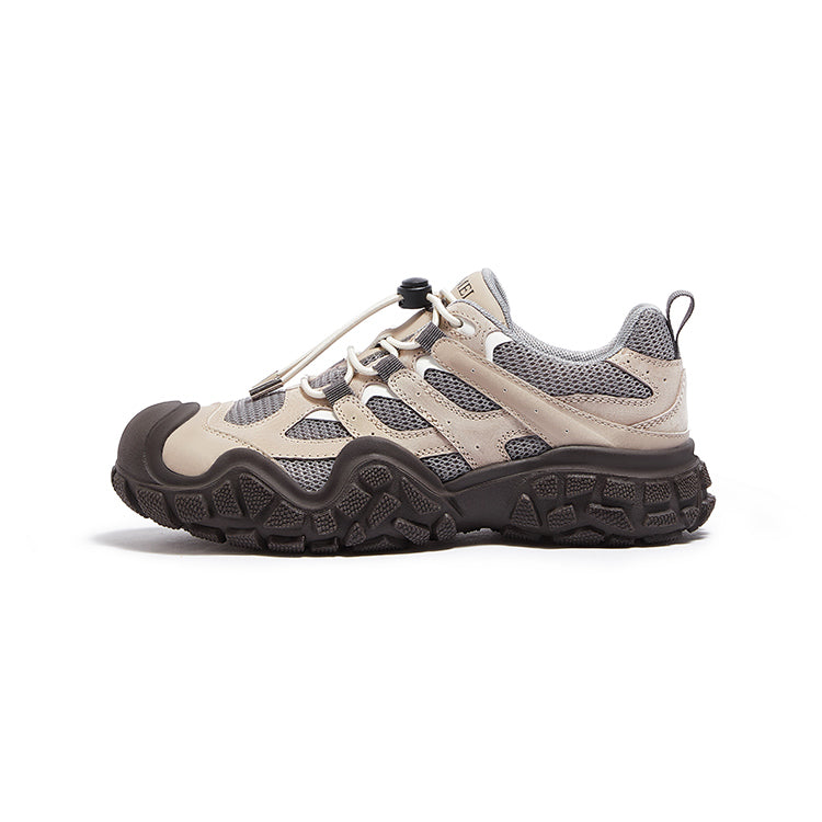 Ayollar uchun tuya krossovkalari