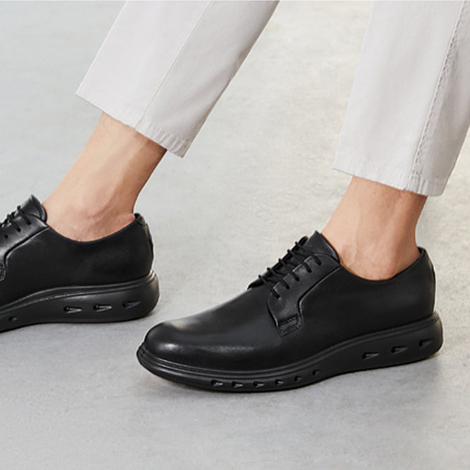 Erkaklar uchun ECCO Hybrid Hydromax poyabzallari