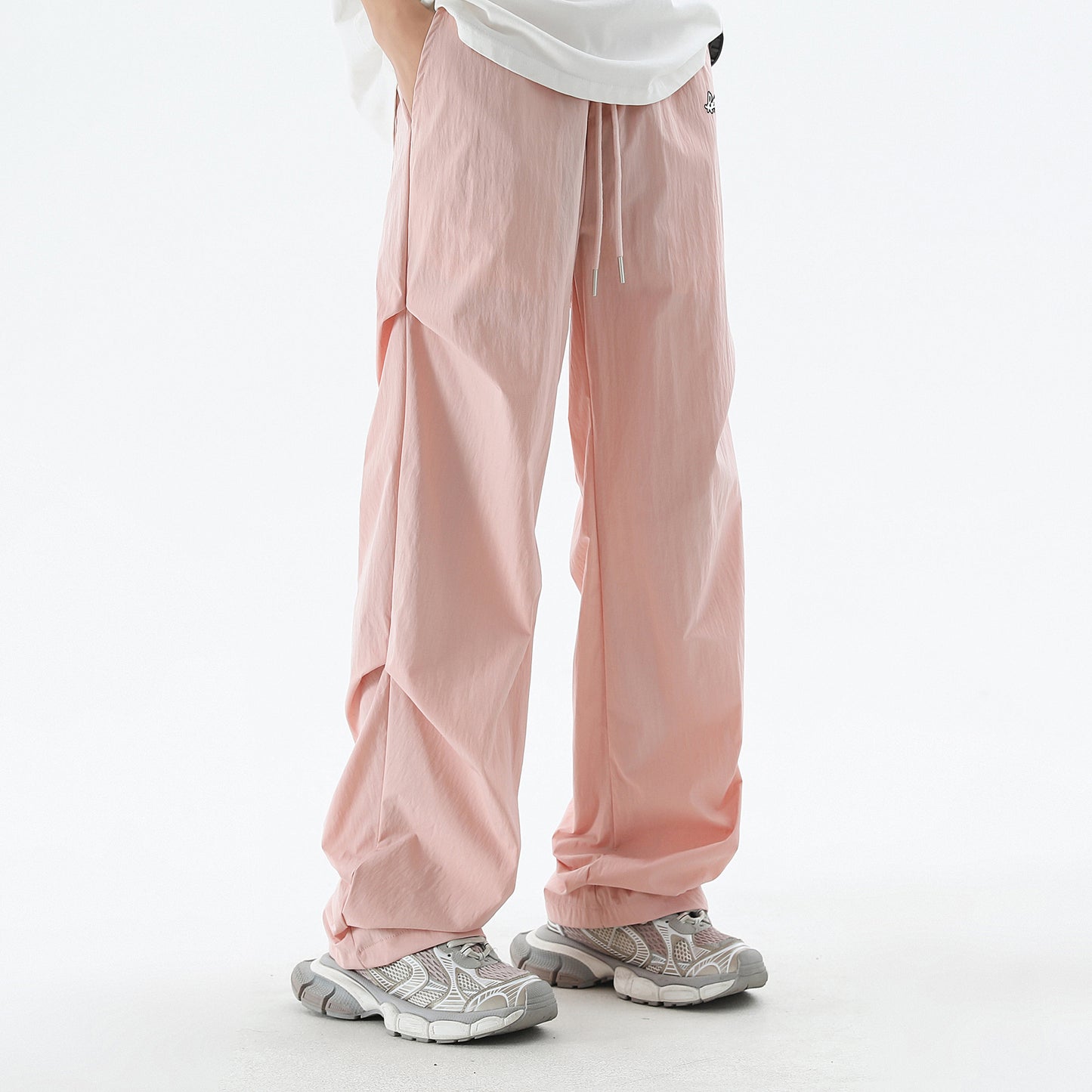 Robinhood robinhood brendining klassik logotipi bir xil modelga ega yuzta tekis kundalik shimlar va ayollar