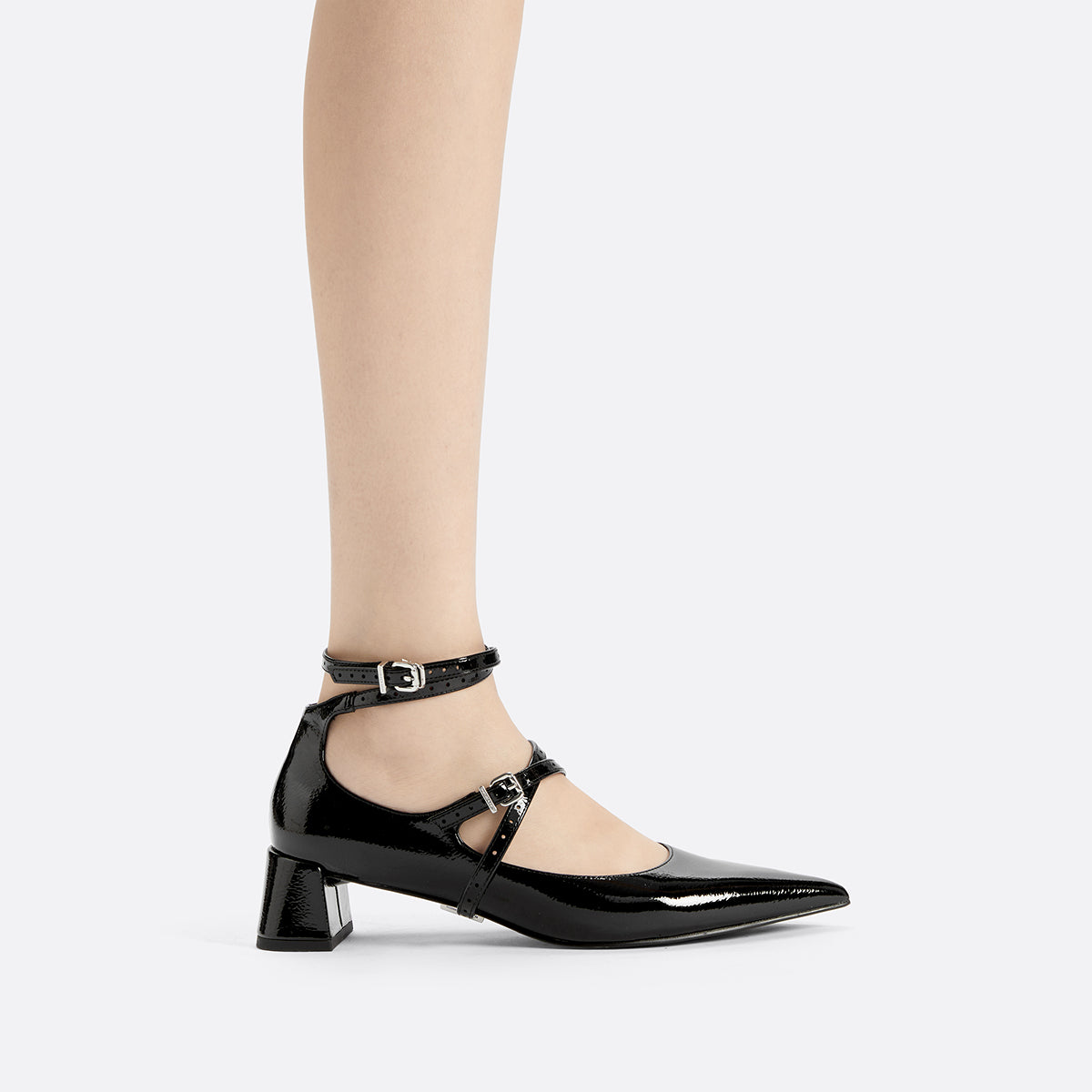 Charlz va Keyt ayollar poyabzali