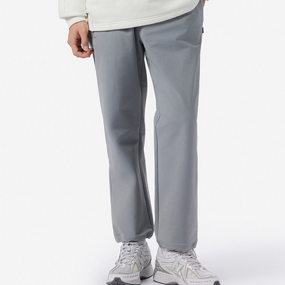 New Balance erkaklar uchun kulrang tekis rangli oʻrta uzunlikdagi tekis oyoqli shim