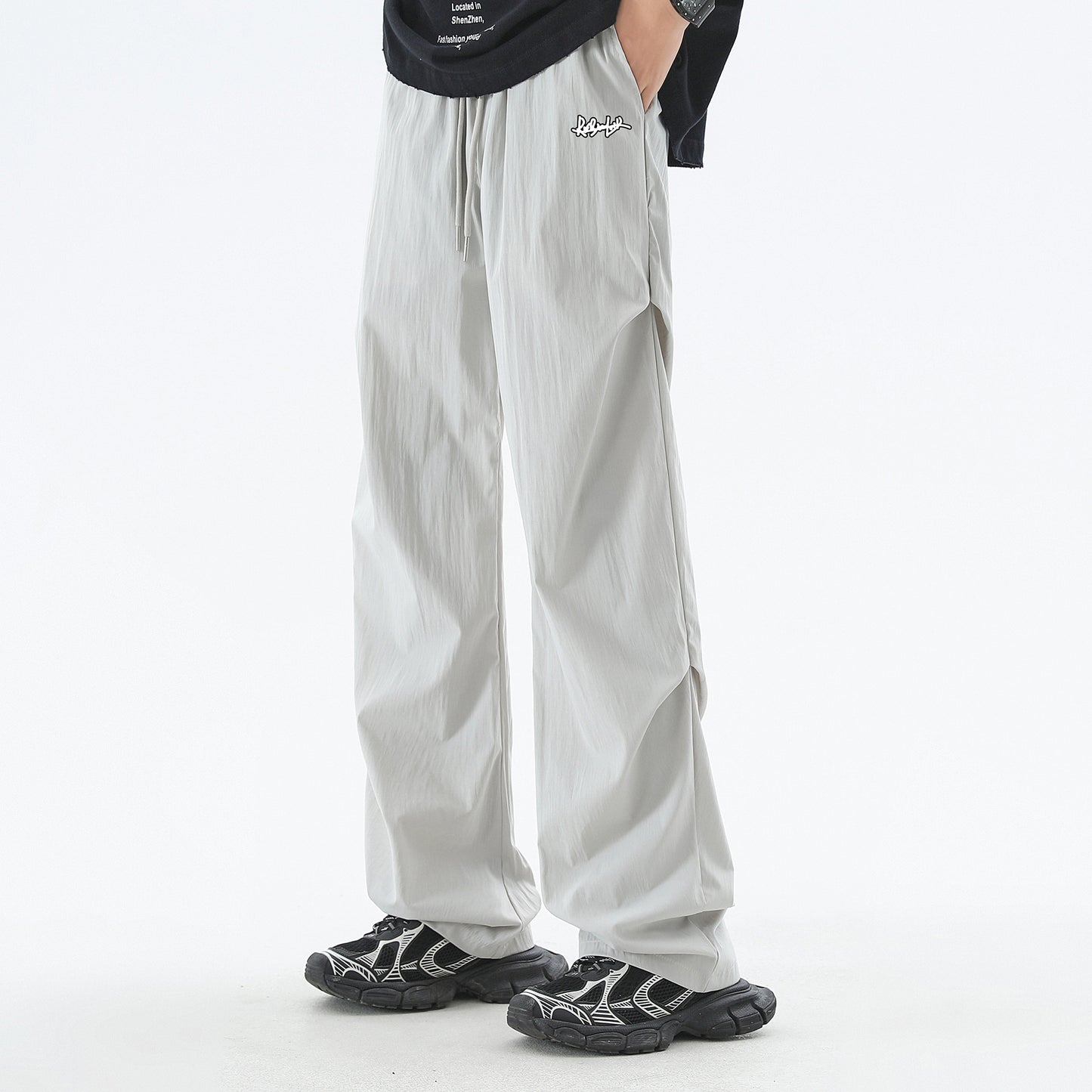 Robinhood robinhood brendining klassik logotipi bir xil modelga ega yuzta tekis kundalik shimlar va ayollar