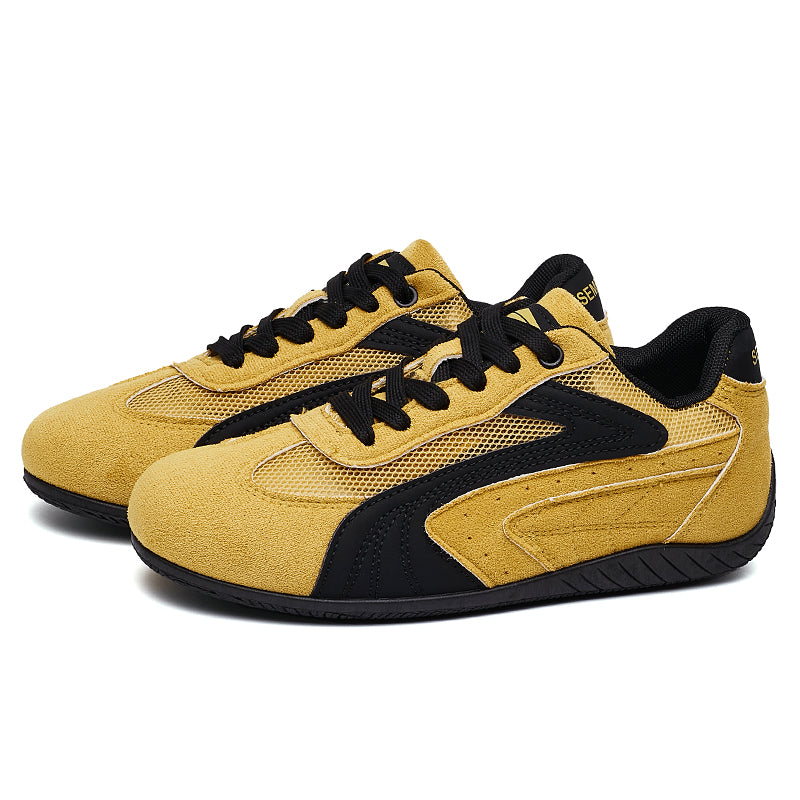 AAA 1955-yildan beri krossovkalar