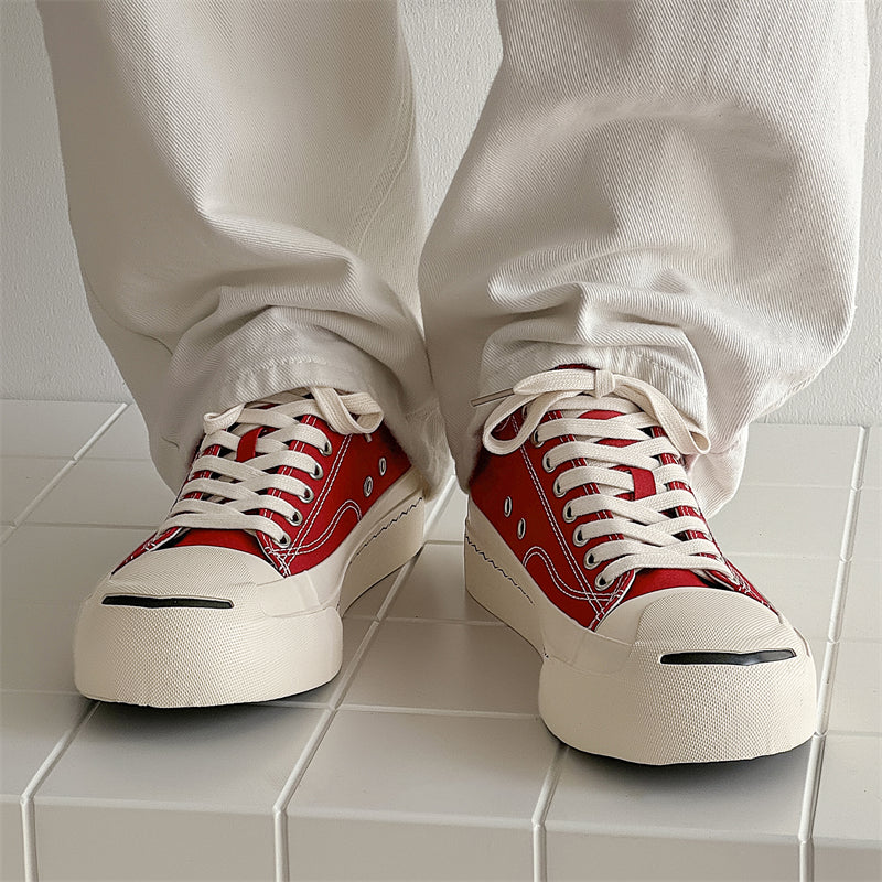 AAA 1955-yildan beri krossovkalar