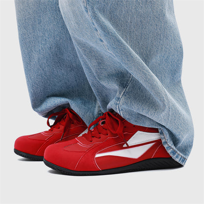 Erkaklar AAA 1955-yildan beri krossovkalar