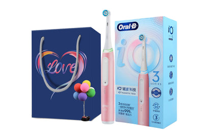 Электрическая зубная щетка Oral B iO3