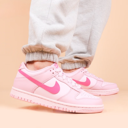 Nike Dunk "Triple Pink" ayollar krossovkalari