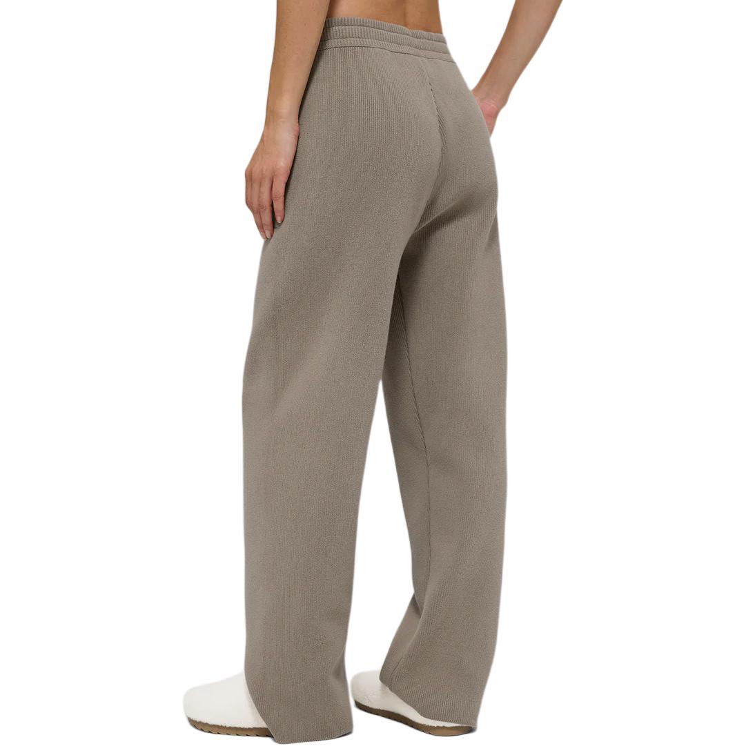 Alo Yoga ayollar sport shimlari