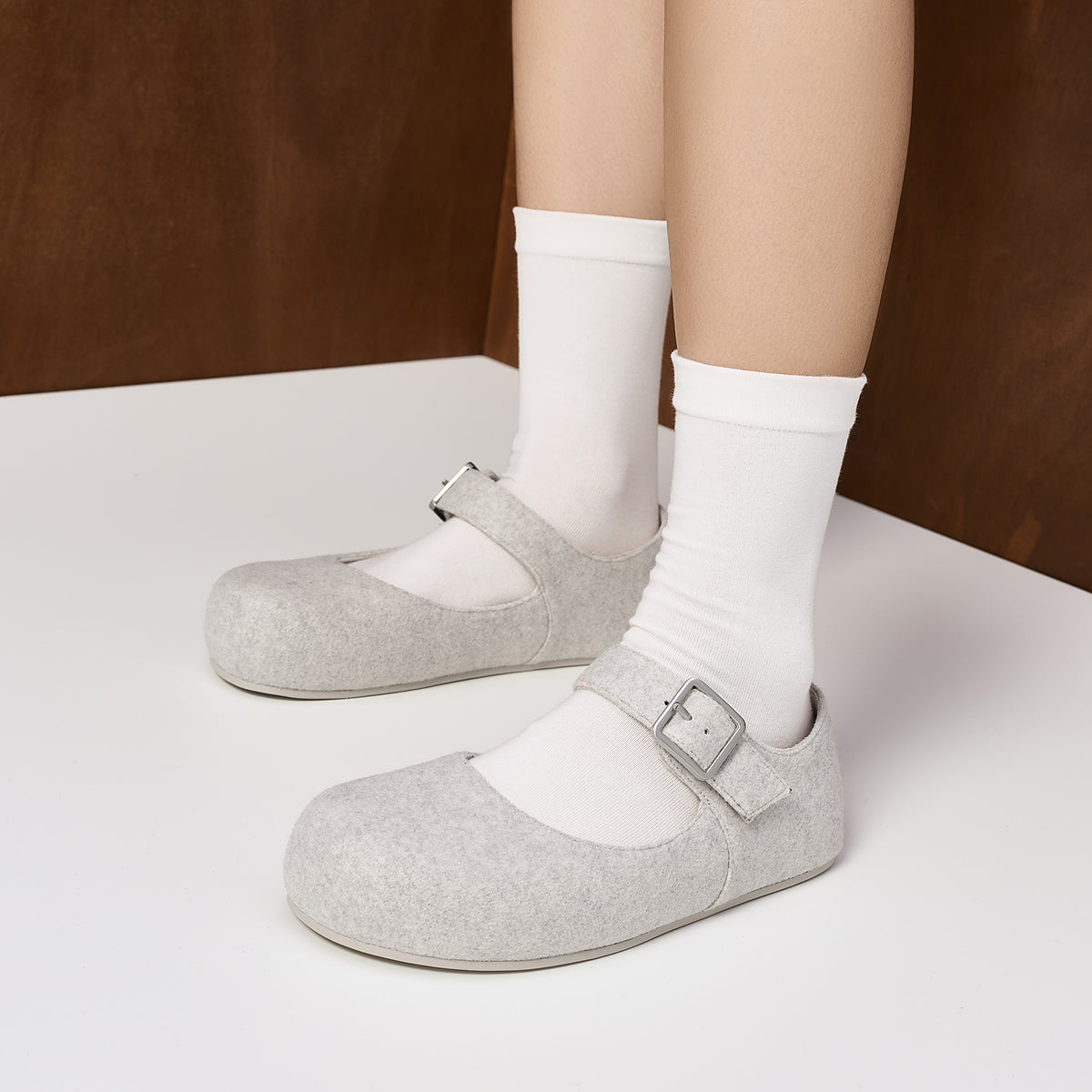 Charlz va Keyt ayollar poyabzali