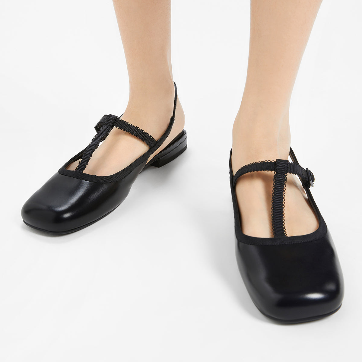 Charlz va Keyt ayollar poyabzali