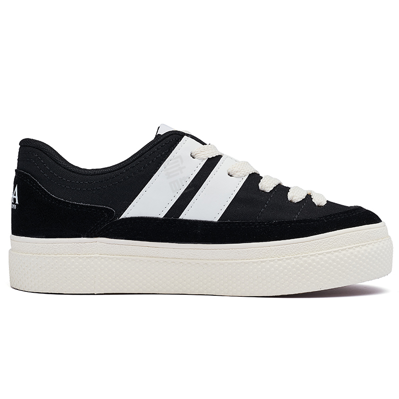 AAA 1955-yildan beri krossovkalar