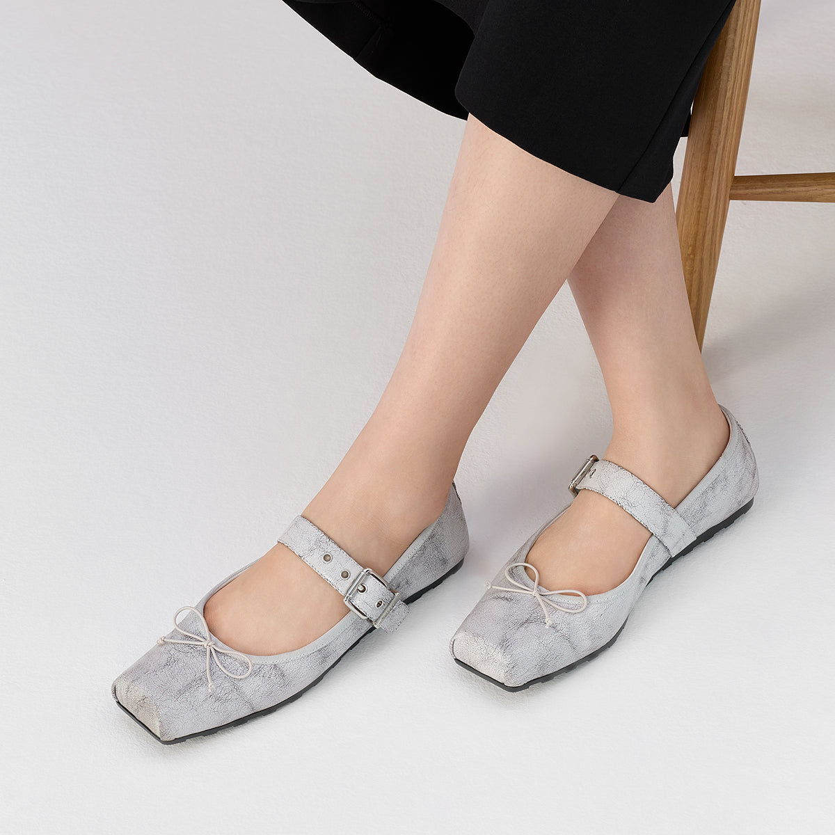 Charlz va Keyt ayollar poyabzali