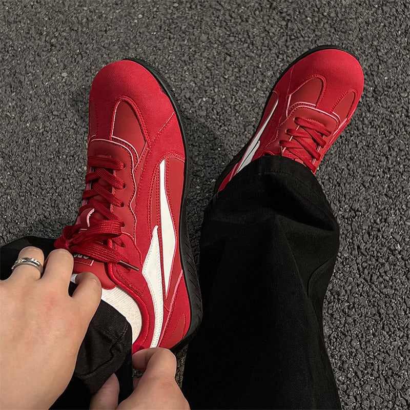 Erkaklar AAA 1955-yildan beri krossovkalar