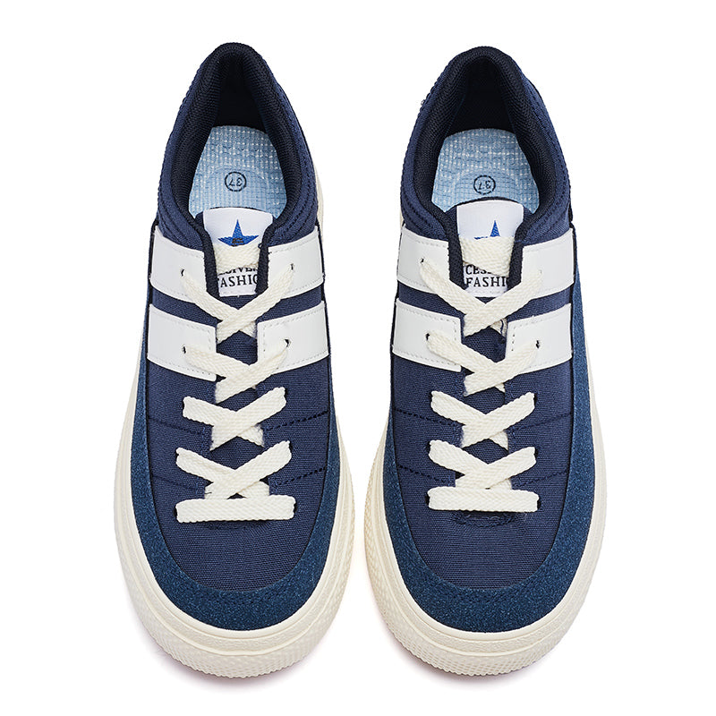 AAA 1955-yildan beri krossovkalar