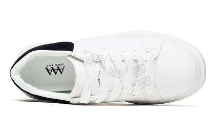 AAA 1955-yildan beri krossovkalar