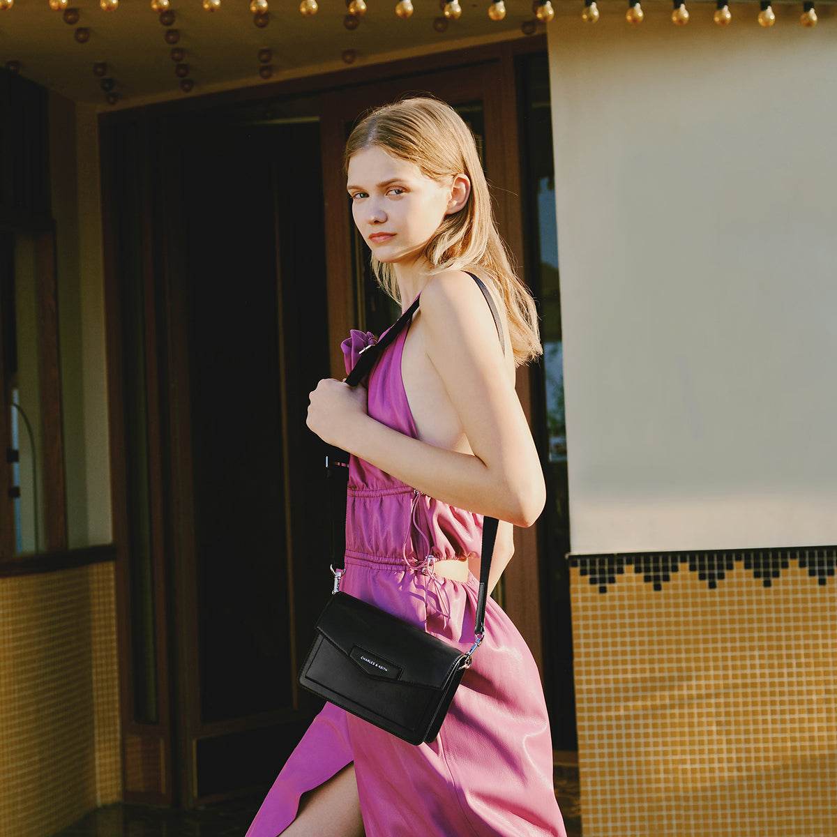 Сумка женская Charles&Keith Simple Wide Strap Square Envelope - Boxette Shop