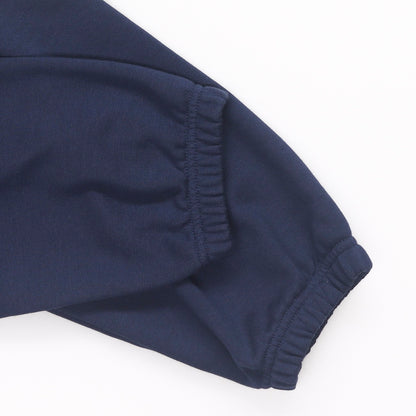 New Balans brendi logotipi tasodifiy tortilgan to'rli trikotaj sport shimlari m ko'k rangli