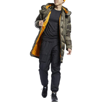 Erkaklar uchun Reebok pastki kurtkasi